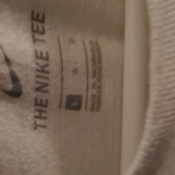 NIKE LG Women's T Shirt - Picture 2 of 5